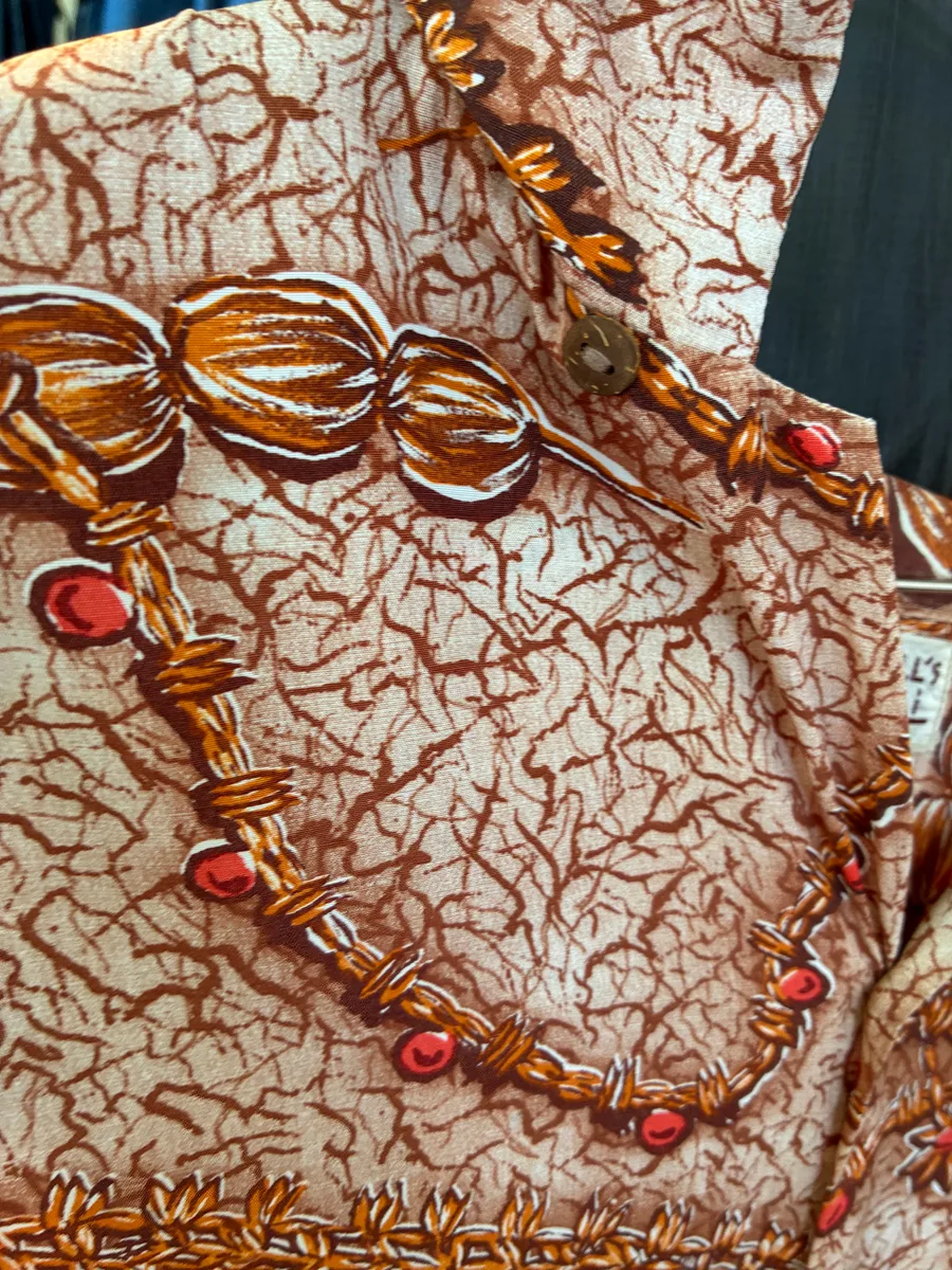 1950s Watumull's Leilani aloha shirt 4