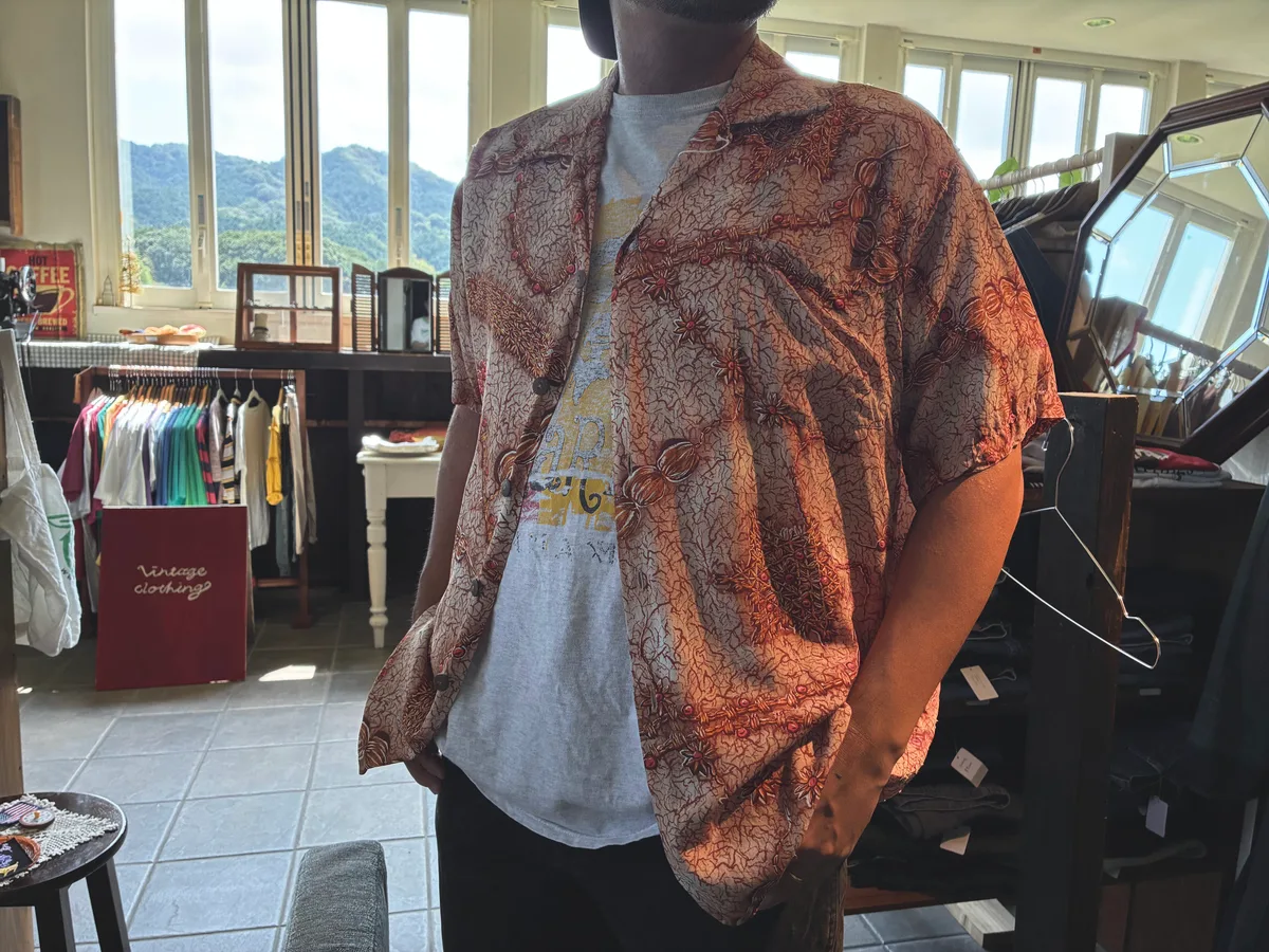 1950s Watumull's Leilani aloha shirt 9